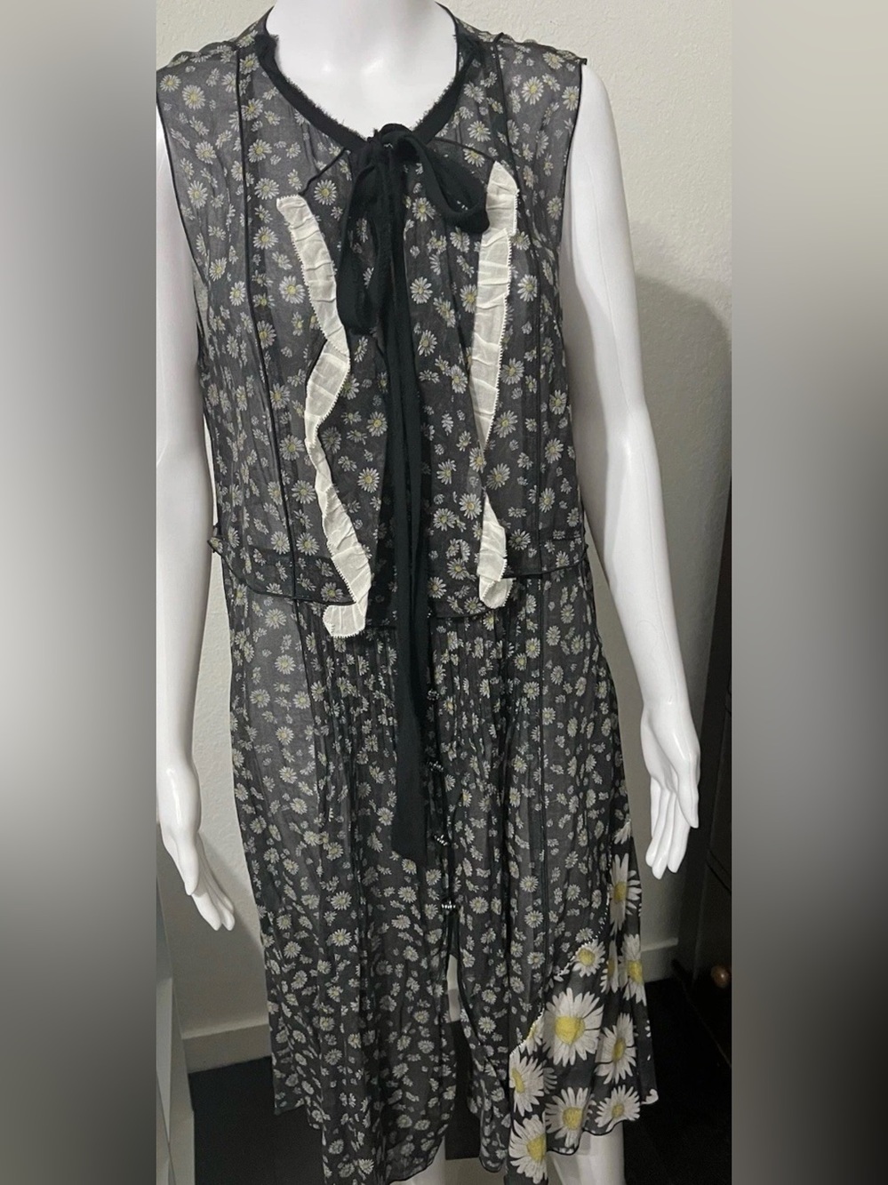 Marc Jacobs Daisy Floral Sheer Cotton Dress Black White Size 8 Like New - Picture 11 of 11